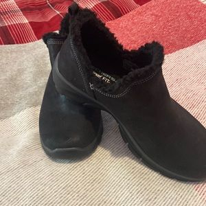 Sketchers black bootie